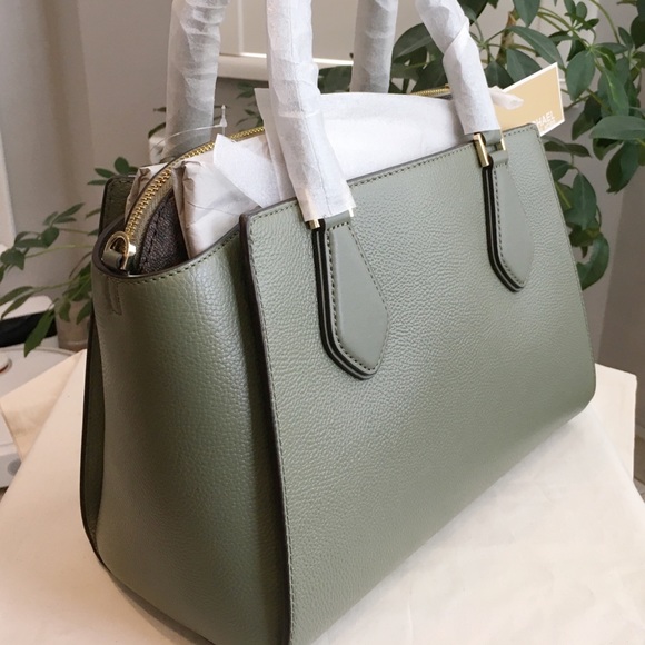 🍀NeW! Michael Kors Daria LG Satchel - Picture 2 of 9